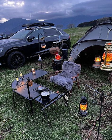 Car Camping Aesthetic, Camping Outfit Fall, Fall Camping Outfits, Aesthetic Camping, Cold Weather Camping, Fall Picnic, Camping Inspiration, Beautiful Wallpapers For Iphone, Fall Camping