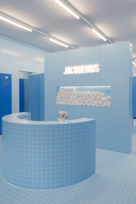 Glossier Pop Up, Pop Up Store Design, Bauhaus Principles, Hanging Drapes, Retail Space Design, Store Concept, Brand Pop, Blue Bath, Shop Layout