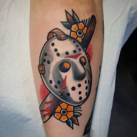 Movie Tattoo Sleeve, Traditional Tattoo Halloween, Old School Tattoo Sleeve, Jason Voorhees Mask, Horror Sleeve, Cupcake Tattoos, 90s Tattoos, Horror Movie Tattoos, Horror Tattoos