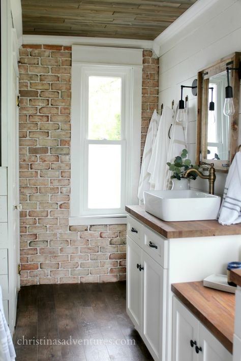 Farmhouse Bathroom Remodel, Rustic Farmhouse Bathroom, Farmhouse Bathroom Design, Farmhouse Bathroom Decor Ideas, Farmhouse Bathroom Vanity, Bad Inspiration, Modern Farmhouse Bathroom, Butcher Block Countertops, Farmhouse Bathroom Decor