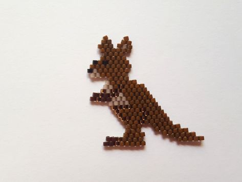 9 Kangaroo Perler Beads, Beaded Critters, Miyuki Beads Pattern, Beaded Charms, Diy Perler Bead Crafts, Treasure Crafts, Brick Stitch Pattern, Diy Perler Beads, Fuse Beads