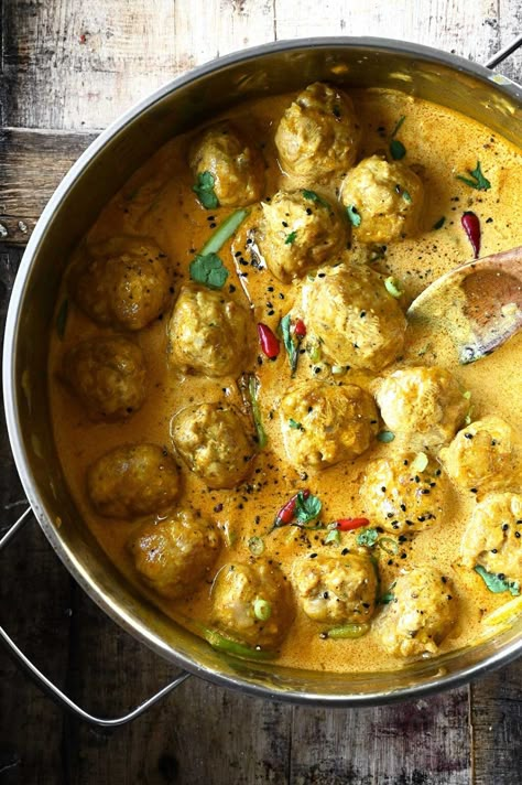 Thai Coconut Curry Chicken Meatballs Coconut Curry Chicken Meatballs, Curry Chicken Meatballs, Serving Dumplings, Thai Coconut Curry Chicken, Thai Chicken Meatballs, Buffalo Chicken Flatbread, Bird Recipes, Thai Coconut Curry, Curry Meatballs