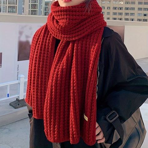 Knitted Scarf Patterns, Trendy Scarf, Ji Eun Tak, Trendy Scarves, Knitting Patterns Free Scarf, Scarf Patterns, Scarf Outfit, Crochet Fashion Patterns, Scarf Knitting Patterns