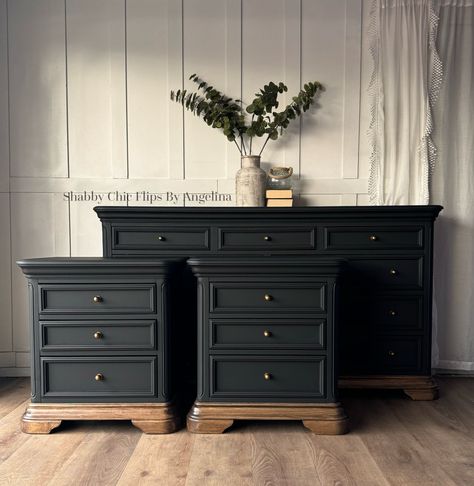 Refinished Dresser Black And Wood, Black And Oak Furniture, Black Dresser Diy, Night Stand Decor, Black Nightstands, Furniture Repurposing, Furniture Makeover Inspiration, Dresser Diy, Bedroom Furniture Makeover