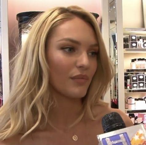 Candice Swanepoel Off Duty, Candace Swanepoel Aesthetic, Vs Models Hair, Candice Swanepoel 2000s, Candice Swenapol Style, Candice Swanepoel Aesthetic, Young Candice Swanepoel, Candice Swanepoel Hair, Candice Swanepoel Vs