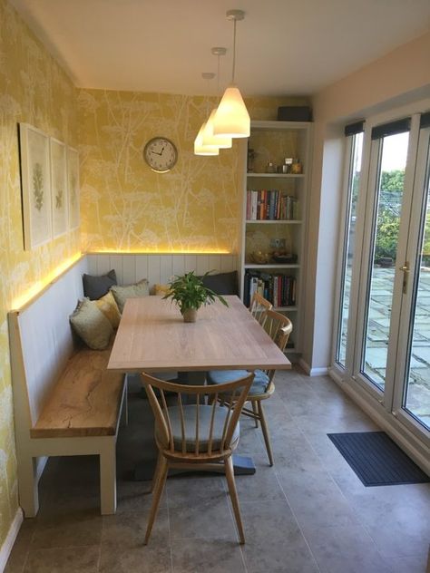 A colourful kitchen breakfast nook dining area design by Create Perfect Interior Design #kitchen #kitchendiner #createperfect #kitchennook #diningroom #colourlovers #yellowinteriors Kitchen With Corner Seating Area, Kitchen Diner Corner Seating, Dinner Nook Ideas, Booth Seating In Dining Room, Narrow Breakfast Nook, Built In Bench Seating Dining, Breakfast Booth, Corner Bench Dining Table, Corner Dining Nook