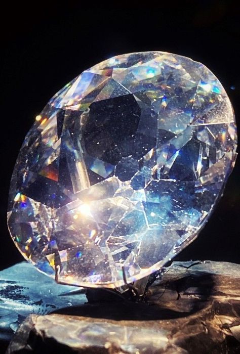 Top 10 | Most Beautiful and Biggest Diamond Ever Found in History - Andrew Pidor - Diamonds are geological masterpieces, forged by nature, billions of years ago. Until 1725, India was the world's only source of diamonds, followed by the discovery of diamond mines in Brazil. Discovered gem-quality rough diamonds are cut, polished, and are then set in your dazzling piece of jewelry. Rough Gems, Diamond Mines, Big Diamond, Rough Diamond, Geology, Snow Globes, Top 10, Most Beautiful, Diamonds