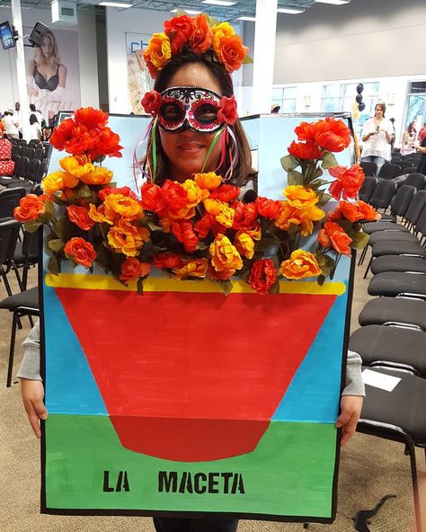 Mexican Loteria Costume Ideas, Spanish Teacher Halloween Costumes, Loteria Halloween Costume, Diy Loteria Cards Costume, Loteria Party Ideas Outfit, Loteria Cards Costume, Halloween Costumes2023, La Loteria Costume Ideas, Loteria Costumes Ideas