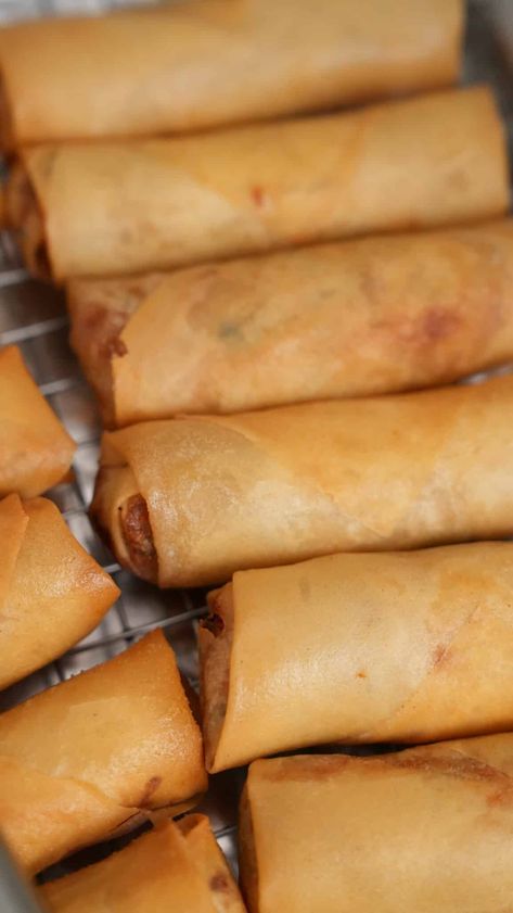 Egg Roll Recipe - How to make CRISPY take-out style egg rolls Shrimp Filling, Frozen Egg Rolls, Taiwanese Popcorn Chicken, Cj Eats, Shrimp Egg Rolls, Best Air Fryer Recipes, Pork And Shrimp, Egg Roll Filling, Homemade Egg Rolls