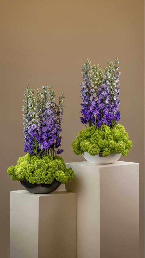 Hotel Flower Arrangements, Large Flower Vases, Tropical Floral Arrangements, Hotel Flowers, نباتات منزلية, Corporate Flowers, Unique Flower Arrangements, Aesthetic Garden, Church Flower Arrangements