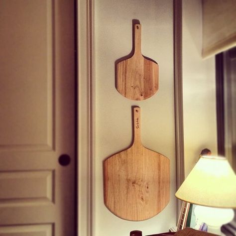 Mini & Large Wood Pizza Peel — Maxwell’s Daily Find 05.16.12 Mid Century Cabin, Display Kitchen, Wood Pizza, Pizza Gifts, Wood Burning Tool, Pizza Peel, Modern Mid Century, Idea Board, House Kitchen