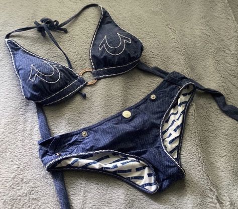 Y2k Bikinis Vintage, Emo Swimwear, Star Bathing Suit, Y2k Bikinis, Swimwear Y2k, Y2k Swimwear, Fur Boots Outfit, Downtown Outfits, Swimsuits Outfits