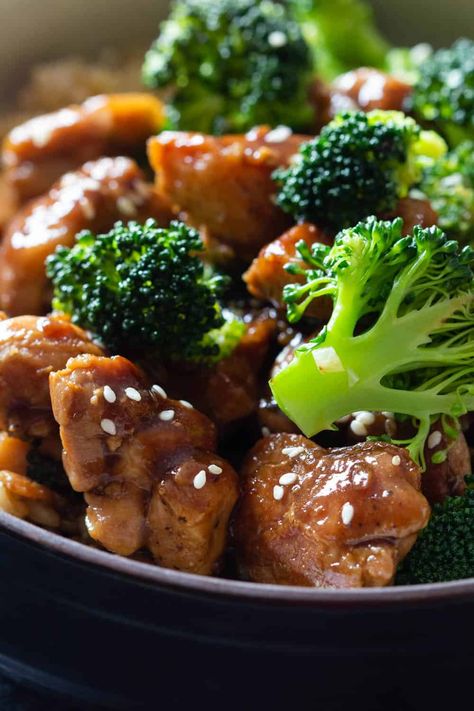 Chicken and broccoli is a quick and delicious way to feed everyone on a weeknight. This nutritious meal takes less than 30 minutes and just one pan, even when making your own stir fry sauce.Chicken and broccoli is a quick and delicious way to feed everyone on a weeknight. This nutritious meal takes less than 30 minutes and just one pan, even when making your own stir fry sauce. Chicken Thigh Broccoli Recipe, Chicken Legs In Air Fryer, Chicken Thigh Stir Fry, Chicken Thighs Boneless Skinless, Healthy Chicken Thigh Recipes, Chicken Broccoli Stir Fry, Broccoli Stir Fry, Chicken And Broccoli, Simple Chicken