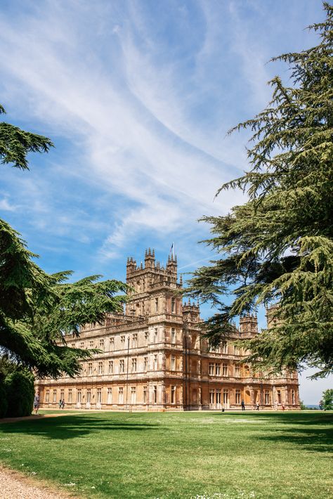 Highclere Castle from Downton Abbey Downton Abbey House, Downton Abbey Castle, 1900s Aesthetic, Watch Downton Abbey, The A List, Highclere Castle, Mansfield Park, Downton Abby, Castle Aesthetic