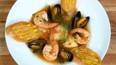 Easy Bouillabaisse Recipe for a Delicious Seafood Feast! French Seafood, Bouillabaisse Recipe, Potato Croquette Recipe, Hot Bacon Dressing, Butternut Squash Bisque, Restaurant Appetizers, Seafood Feast, Easy To Make Appetizers, Classic French Dishes