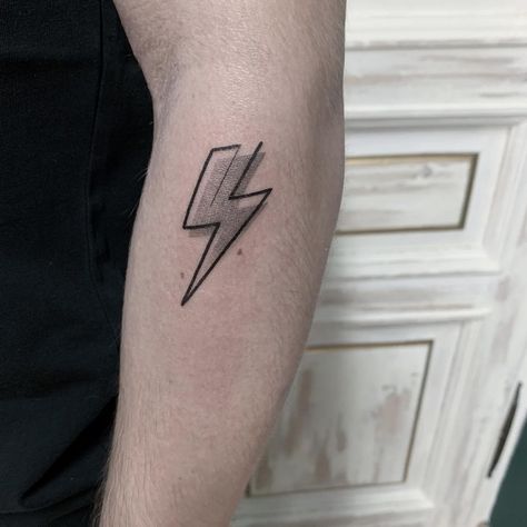 Thunder Tattoo, Dutch Tattoo, Pop Culture Tattoos, Lightning Bolt Tattoo, Shoulder Sleeve Tattoos, Culture Tattoos, Tattoo Van, Lightning Tattoo, Bolt Tattoo