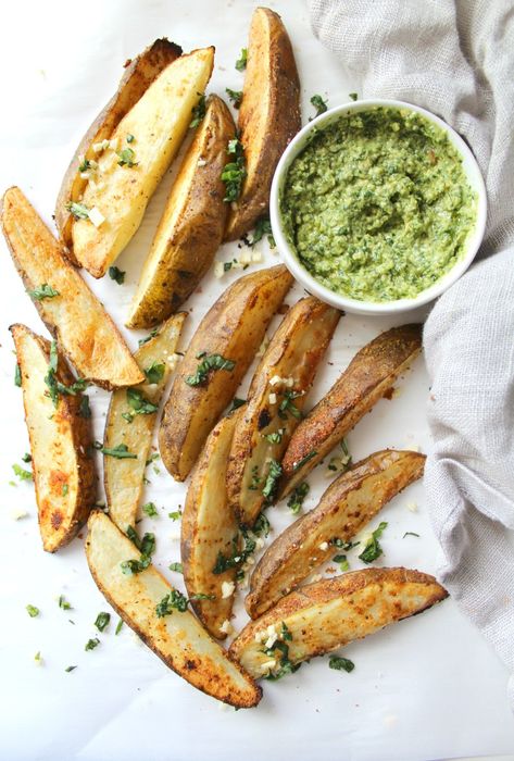 12 Vegan Super Bowl Snack Ideas - This Savory Vegan Salt And Vinegar Fries, Vinegar Fries, Super Bowl Snack Ideas, Vegan Superbowl Snacks, Vegan Super Bowl, Super Bowl Snack, Baked Potato Wedges, Pesto Hummus, Potato Wedges Baked