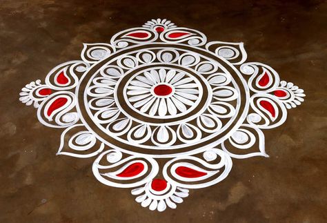 Rama Ekadashi Rangoli, Diwali Dots Rangoli, Flower Alpona Design, Diwali Alpona, Bengali Rangoli, Alpona Painting, Alpona Design Bengali, Datta Jayanti, Kalka Design