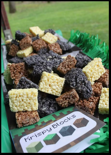 Parties4Ever: Minecraft Party - krispy blocks Minecraft Breakfast, Minecraft Blueprint, Minecraft Party Invitations, Minecraft Party Games, Minecraft Movie, Minecraft Party Decorations, Minecraft Meme, Birthday Party At Home, Diy Minecraft