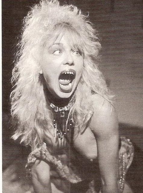 Linnea Quigley, Scream Queens, Girls Club, 1 Image, Horror Art, Places To Visit, Historical Figures, Art