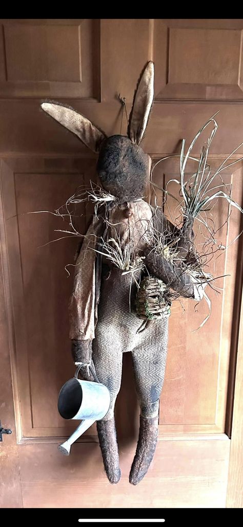 Primitive Rabbit Pattern, Primitive Rabbit Pattern Free, Prim Easter Crafts, Spring Primitive Crafts, Primitive Easter Crafts, Spring Primitives, Primitive Bunnies, Primitive Easter Decor, Primitive Spring