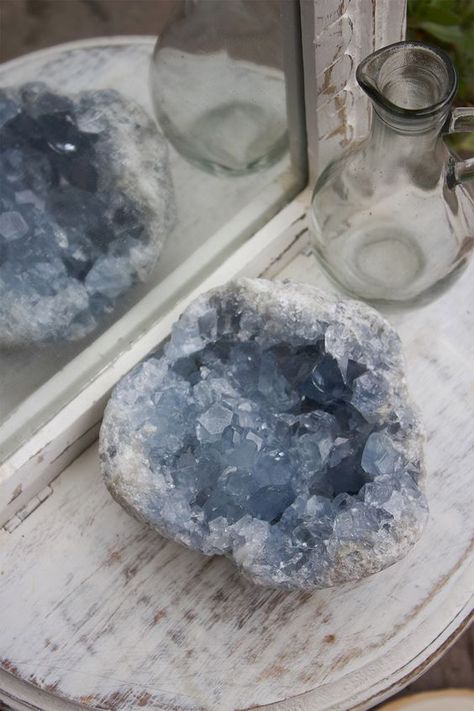 Crystals For Home, Pagan Aesthetic, Spiritual Home Decor, Crystal Room, Spiritual Home, Celestite Crystal, Decor Objects, Crystal Vibes, Bring Nature Indoors