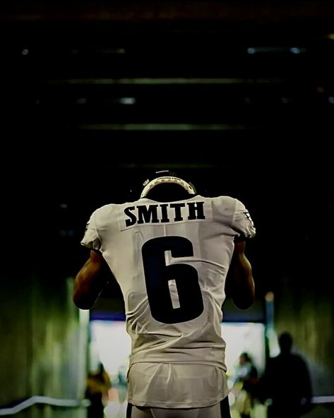 Devante Smith Eagles, Devonte Smith Eagles, Devonta Smith Wallpaper, Cold Pics, Eagles Wallpaper, Devonta Smith, Nfl Eagles, Eagles Team, Chargers Nfl