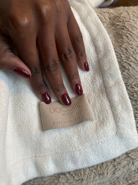 Wine Red Manicure, Red Snake Print Nails, Christmas Burgundy Nails, Maroon Nails Short, Maroon Gel Nails, Maroon Fall Nails Burgundy, Dark Red Gel Nails, Minimalist Fall Nails, Short Burgundy Nails