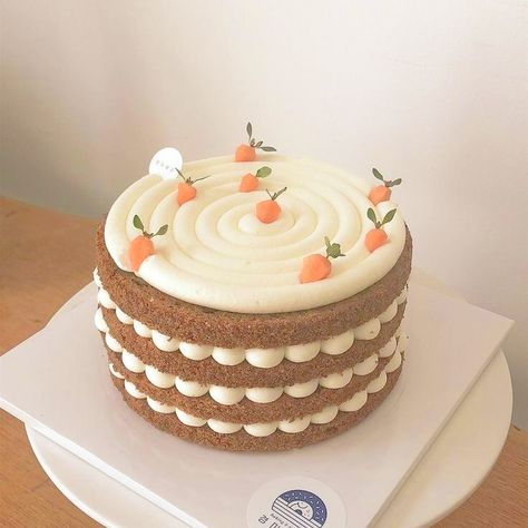 Carrot Cake Decoration, Easter Cake Easy, Easter Carrot Cake, Easter Party Food, Cake Cafe, Summer Cakes, Carrot Cake Recipe, Just Cakes, Easter Cakes