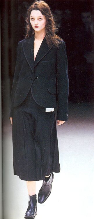 Yoji Yamamoto, Japanese Fashion Designers, Rei Kawakubo, Soft Grunge, Grunge Style, Runway Models, Yohji Yamamoto, Japanese Fashion, Fashion Styles