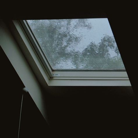 Skylight Room, Dark Academia Cottagecore, Cottagecore Dark Academia, Cottagecore Dark, Cottage Witch, Winter Vacation, A Rainy Day, Room Aesthetic, Dark Academia