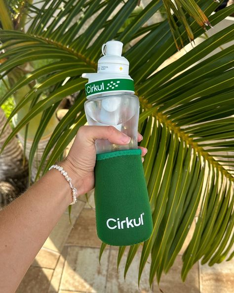 staying hydrated this summer🌴💦💚 LOVING my new #drinkcirkul water bottle and all the amazing flavors you can try! I love that you can turn the dial to determine how much flavor you want or turn it off completely to have a sip of regular water! My fav flavor so far is peach mango AH🍑🥭 thank you so much to @drinkcirkul for sending us these free cirkul products #cirkul #cirkulinfluencer 💙 Cirkul Water Bottles Aesthetic, Cirkul Water Bottles, Water Bottles Aesthetic, Bottles Aesthetic, Turn It Off, Stanley Cups, Summer Loving, Peach Mango, Staying Hydrated