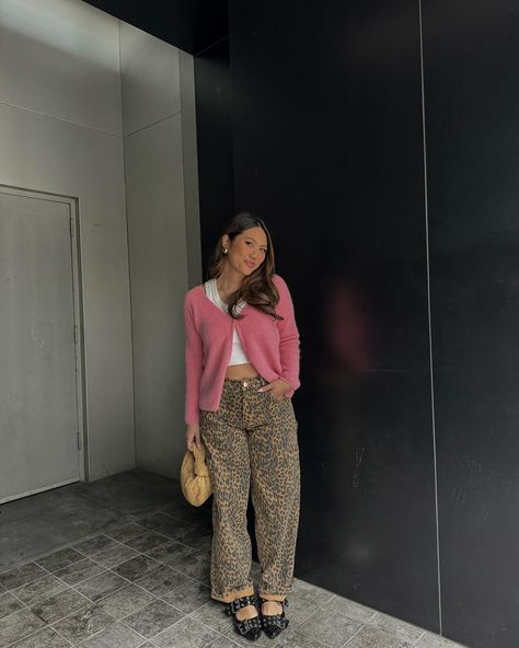 party pants !!!! 🐆🩷 leopard pants, cheetah pants, leopard pant inspo, sezane cardigan, fashion daily #leopardpants #cheetahprint #cheetahprints #leopardprinteverything #leopardprints #pinterestfashion #pintereststyle #fashioninspirations #fashioninspodaily #sezanelovers #sezaneaddict #damsonmadder Leopard Romper Outfit, Style Leopard Pants, Cheetah Print Pants Outfit, Cheetah Pants Outfit, Sezane Cardigan, Leopard Pants Outfit, Leopard Print Pants Outfit, Cheetah Print Outfits, Leopard Outfit