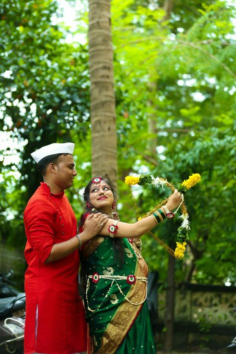 डोहाळे जेवण फोटो, Dohale Jevan Photography Poses, Bridal Shower Poses Photo Ideas, Dohale Jevan Photography, Baby Shower Poses Couple, Bridal Shower Poses, Baby Shower Photography Poses, Baby Shower Couple, Baby Shower Indian