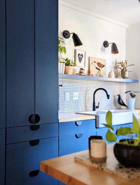 22 Genius Ways to Make a Small Kitchen Look Bigger, According to Designers Small Kitchen Look Bigger, Design Tricks, Galley Kitchens, Galley Kitchen, Carriage House, A Kitchen, Kitchen Inspirations, Small Kitchen, Kitchen Ideas