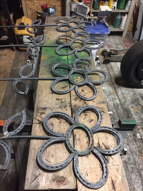 Welding Art Projects Beginner, Welding Projects Ideas Easy Garden, Love Welding Projects, Welded Metal Projects Beginner, 4h Welding Project Ideas, Welding Yard Art, Things To Make With Horseshoes, Horseshoe Welding Projects Beginner, Horseshoe Ideas Welding Projects