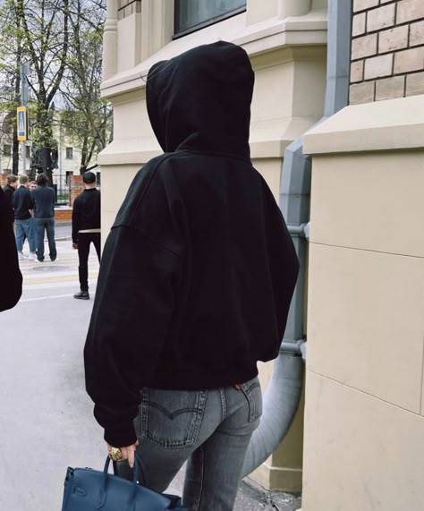 Paris Mode, Super Rich, Stockholm Style, Rich Kids, Stockholm Fashion, Hoodie Outfit, Lily Collins, Mode Inspo, Fall Fits