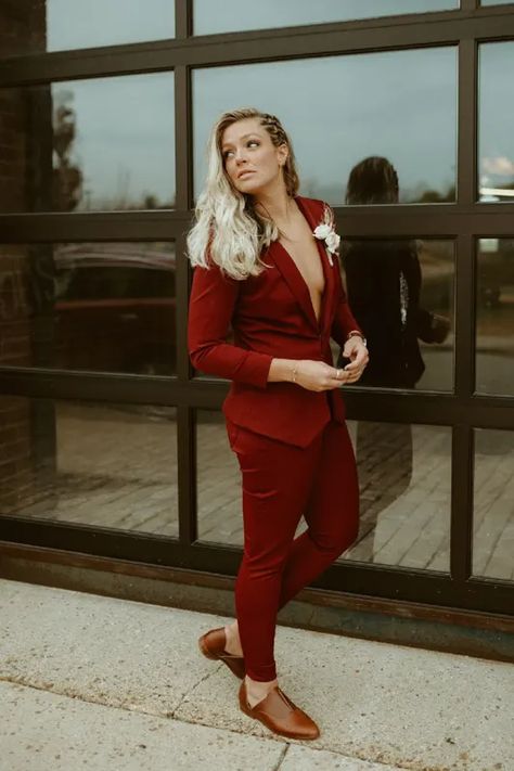 Offbeat Bride’s favorite looks for gender-fluid fashion | Photography by Tomboy Wedding Outfit, Nonbinary Wedding Outfit, Dapper Bride, Lesbian Wedding Suit, Women Wedding Suit, Nonbinary Wedding, Lesbian Wedding Outfits, Wedding Outfit Ideas, Gender Bias