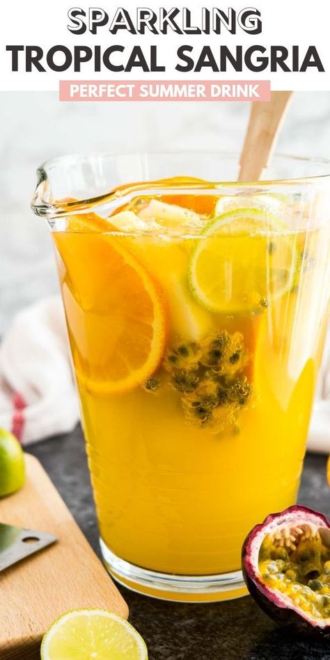 Recipe With White Wine, Wavy Wedding Hairstyles, Tropical Sangria, Wine Sangria Recipe, Summer Sangria Recipes, White Wine Sangria Recipe, White Wine Recipes, White Sangria Recipe, Fruit Sangria