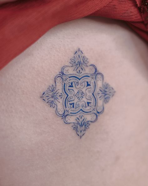 �✨ azulejo collection ✨ which one is your favorite? booking in Lisbon is open: send your ideas via dm, email or fill the form in bio 🤍 #azulejos #azulejo #azulejotattoo #portugal #tattooportugal #tattoolisboa #tattoolisbon Portugal Tattoo, Mexico Tattoo, Post Holiday, Little Tattoos, Tattoo Design Drawings, Minimal Tattoo, Travel Tattoo, Future Tattoos, Tattoos And Piercings