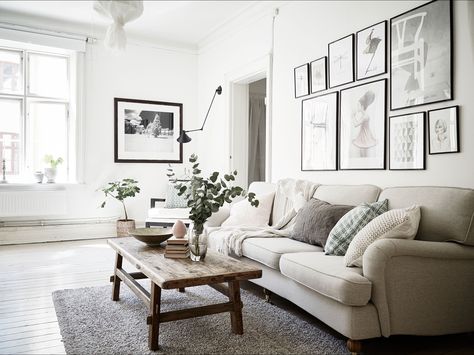 Interior Design Hd, Howard Sofa, Colonial Interior Design, Colonial Interior, Bright Living Room, Living Room Scandinavian, Small Room Bedroom, Lounge Room, White Decor