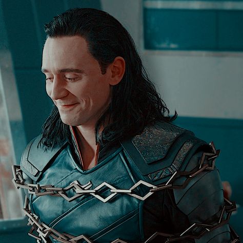 Loki Ragnarok, Loki Aesthetic, Loki Wallpaper, Marvel Wallpapers, Thor 1, Loki Avengers, Pepper Potts, Carol Danvers, Marvel Photo