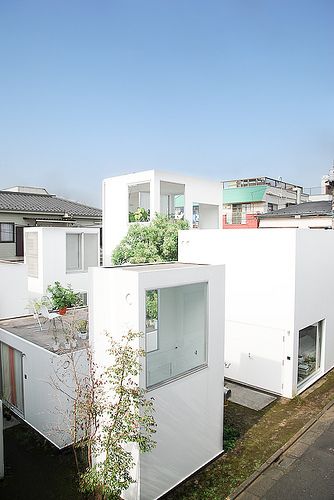 Moriyama House    Ryue Nishizawa, SANAA Moriyama House, Tokyo Architecture, Kazuyo Sejima, Ryue Nishizawa, Japan Architecture, Japanese Architect, Houses Architecture, Japanese Architecture, Design Exterior