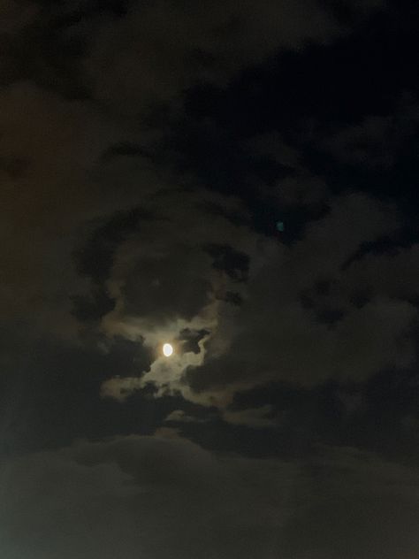 Moon pics , cloudy , night sky , moon aesthetic Rainy Moon Night, Cloudy Sky With Moon, Moongazing Aesthetic, Cloudy Moon Night Skies, Cloudy Night Sky Aesthetic, Sky And Moon Aesthetic, Night Sky Moon Aesthetic, Sky Moon Aesthetic, Moon Widget