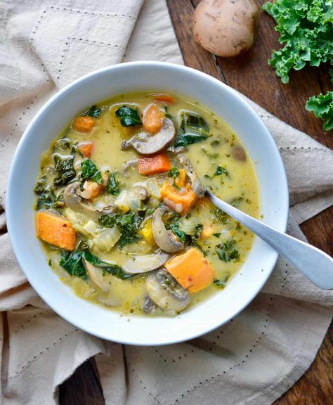 Cozy Mushroom Vegetable Soup Peruvian Quinoa, Virgin Diet, Cheesy Broccoli Soup, Pumpkin Stew, Mushroom Vegetable, Fiddlehead Ferns, Quinoa Soup, Rice Soup Recipes, Healthy Carbs