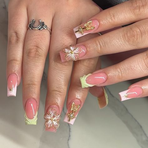 If you ask me im obsessed with these 3D flowers 🌸✨🌱 3 D Flower Nails, Pink And Yellow Nails, Uñas Aesthetic, Classy Acrylic, Girly Acrylic, Im Obsessed, Nails 3d, Simple Acrylic, Diy Acrylic Nails