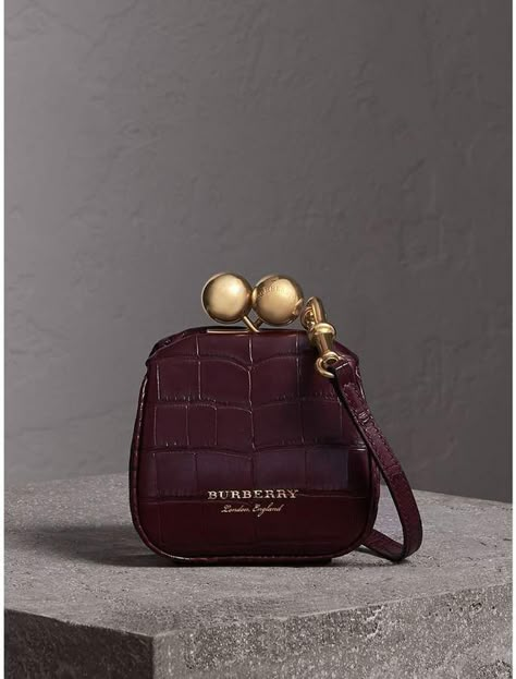 Burberry Mini Alligator Frame Bag Tas Lv, Cheap Purses, Fall Handbags, Popular Handbags, Lv Bags, Handbags Affordable, Frame Bag, Cheap Handbags, Lv Handbags