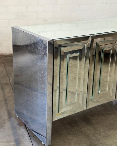 Vintage Mirrored Cabinet by Ello Price: 975 Dimensions: W51.5 D20.5 H30 Glass Credenza, Mid Century Vintage Furniture, Narrow Sideboard, Farmhouse Sideboard Buffet, Hekman Furniture, Mirrored Cabinet, Lacquered Sideboard, Vintage Mid Century Furniture, Farmhouse Sideboard