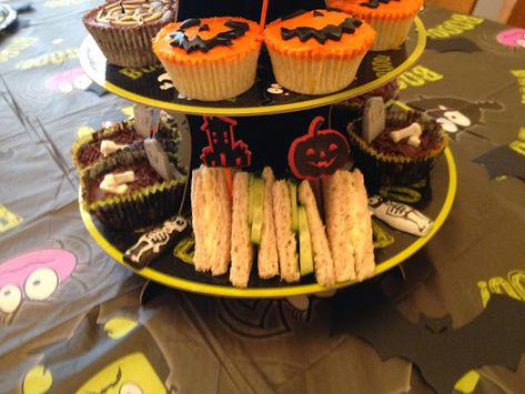 Halloween Themed Afternoon Tea Halloween Afternoon Tea Ideas, Halloween Afternoon Tea, Diy Afternoon Tea, Afternoon Tea Ideas, Afternoon Tea At Home, Egg Mayonnaise, English Afternoon Tea, Orange Food Coloring, Tea Ideas