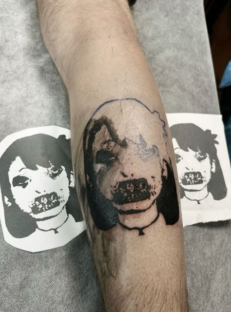 Creepy Pasta Tattoo, Dystopia Tattoo, Creepypasta Tattoos, Grungy Tattoos, Slowdive Tattoo, Weirdcore Tattoo, Scary Tattoo Designs, High Contrast Tattoo, Gore Tattoo